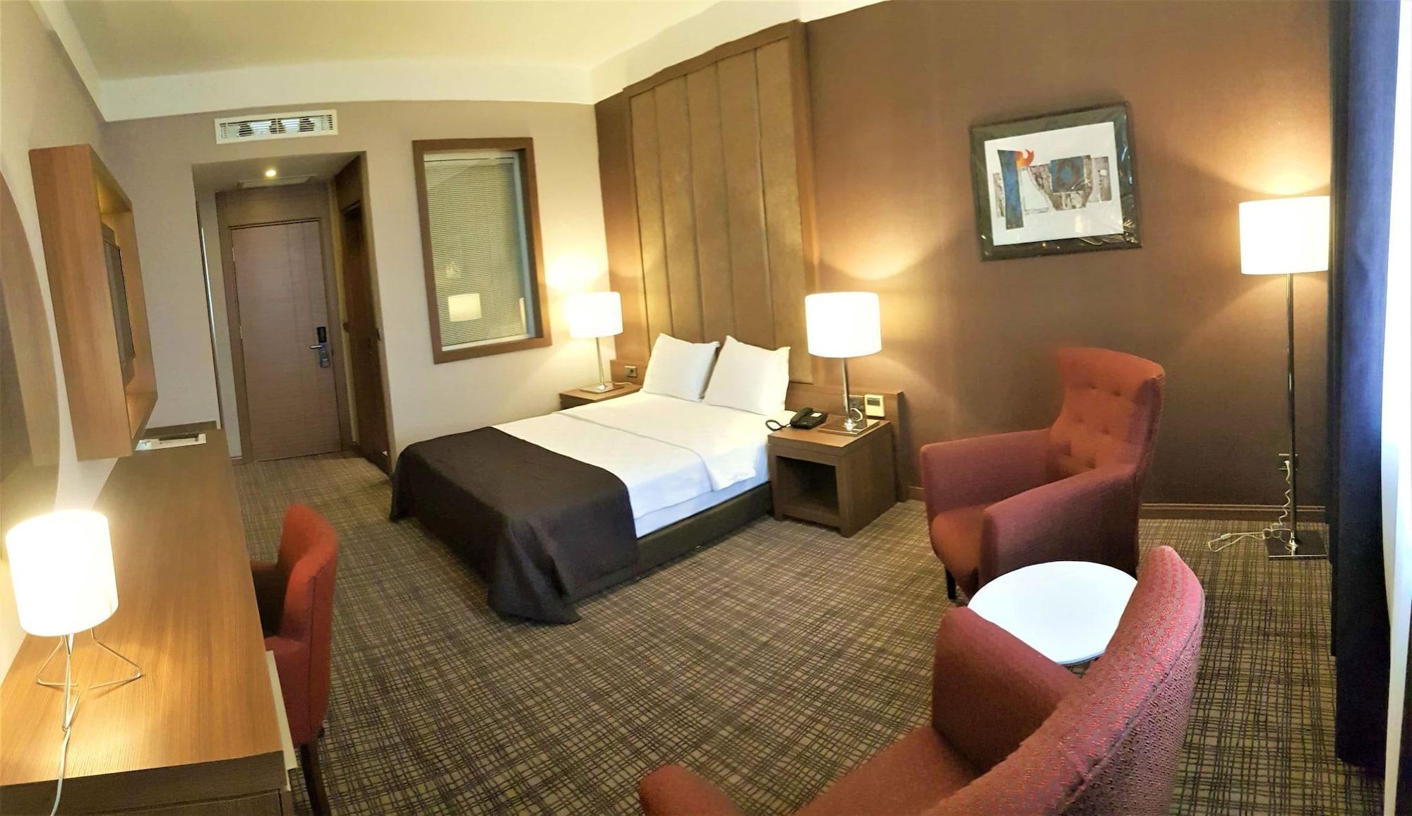 Grand Isias Hotel アドゥヤマン エクステリア 写真