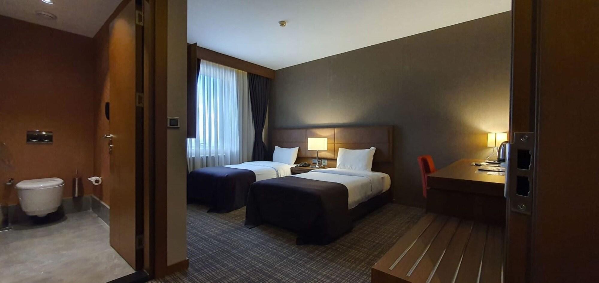 Grand Isias Hotel アドゥヤマン エクステリア 写真