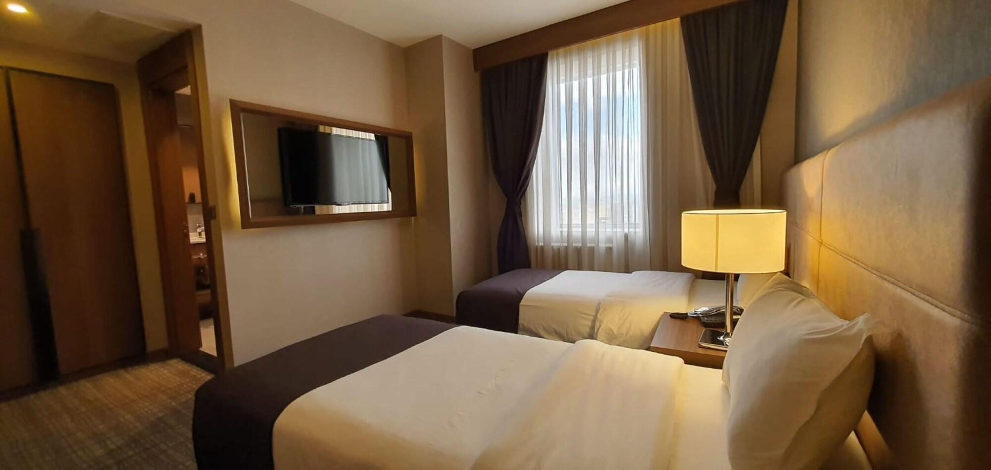 Grand Isias Hotel アドゥヤマン エクステリア 写真